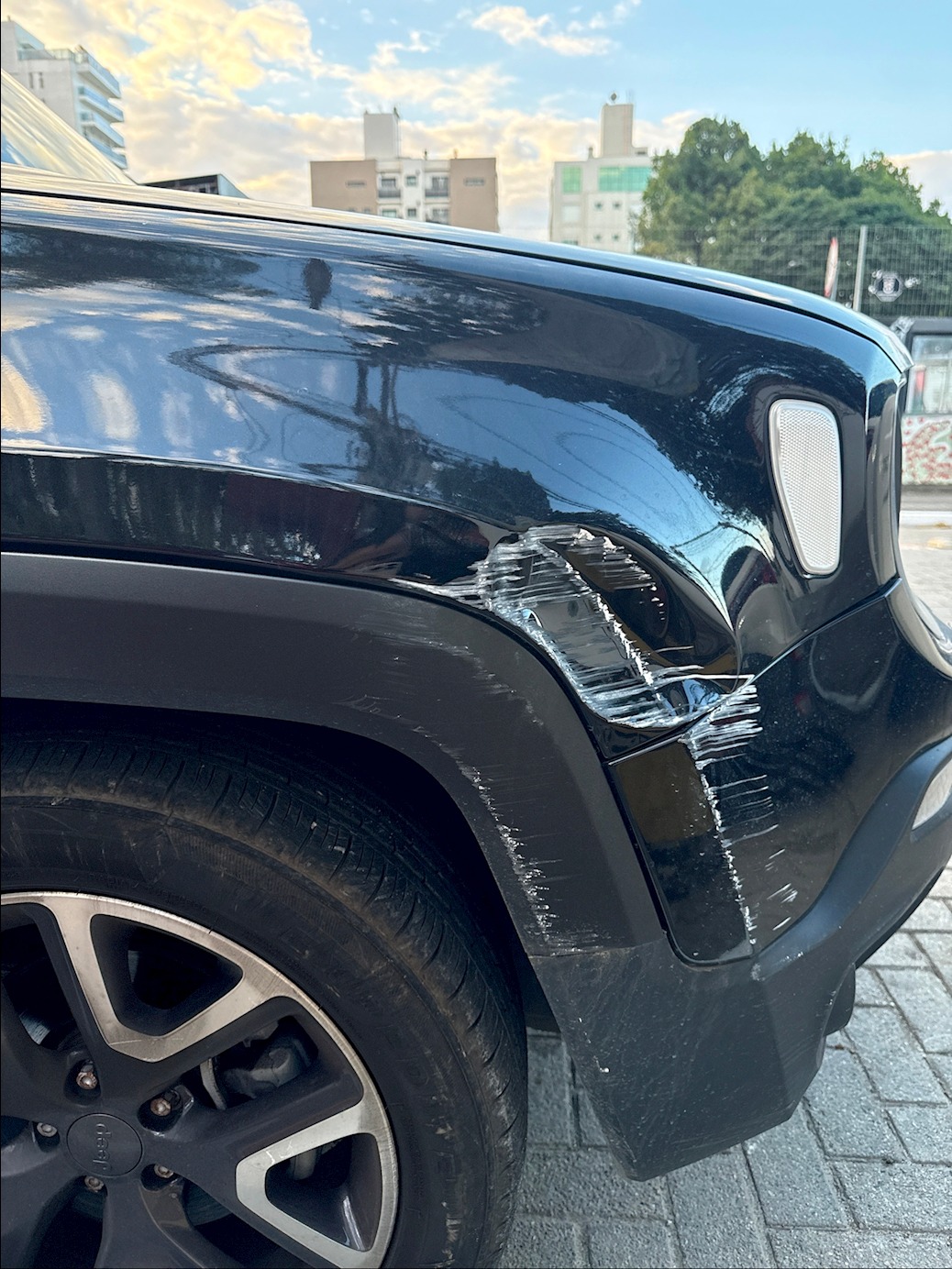 Antes: Reparo Rápido Lateral Dianteira - Piterman Serviços Automotivos
